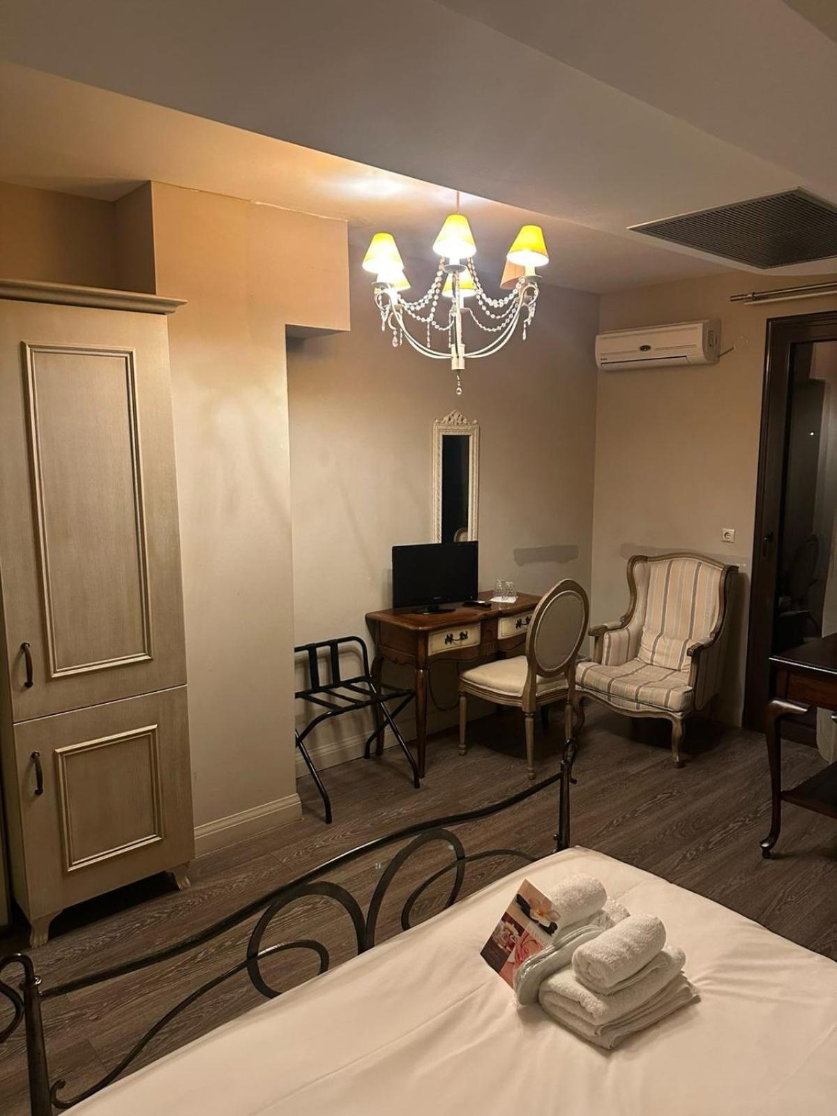 Melies Boutique Hotel Káto Loutrákion Екстериор снимка
